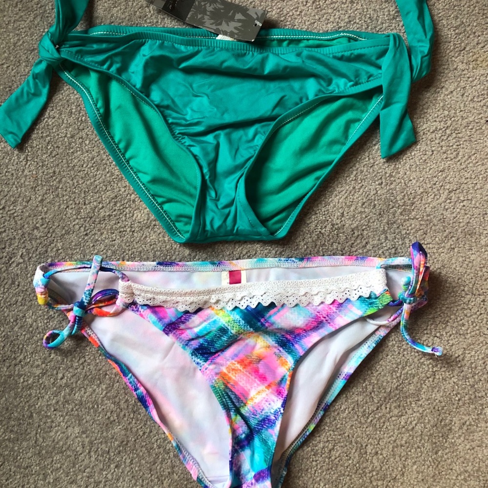 Never worn Medium bikini bathing suit bottoms